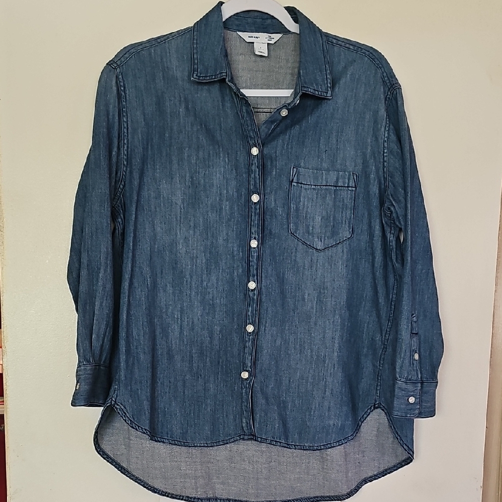 Old Navy Blue Boyfriend Shirt. Size Small Petite.